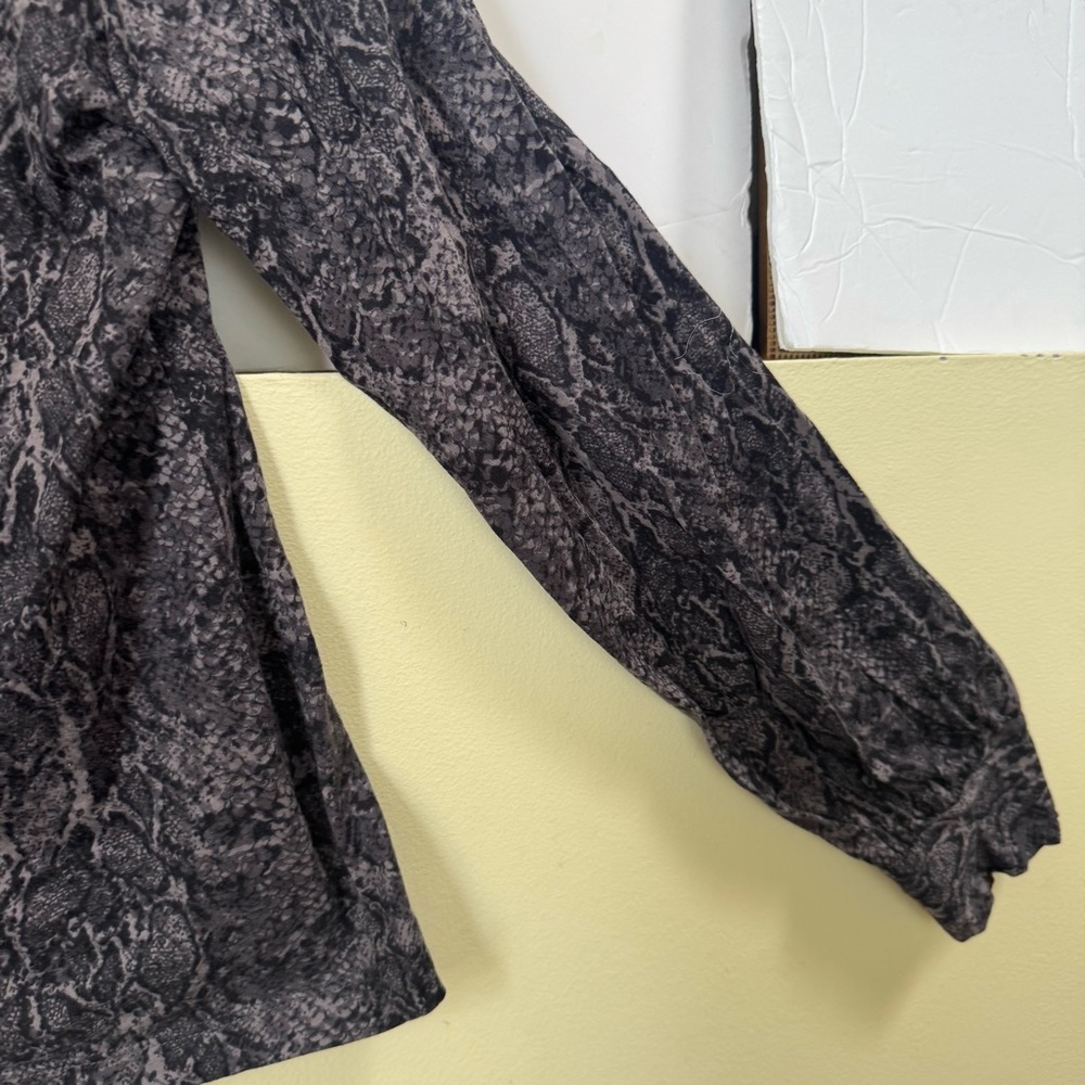 Rails EMILIA SnakeSkin Print Lightweight Puff Sleeve Crew Top Boho Shirt Gray XL - Picture 8 of 16